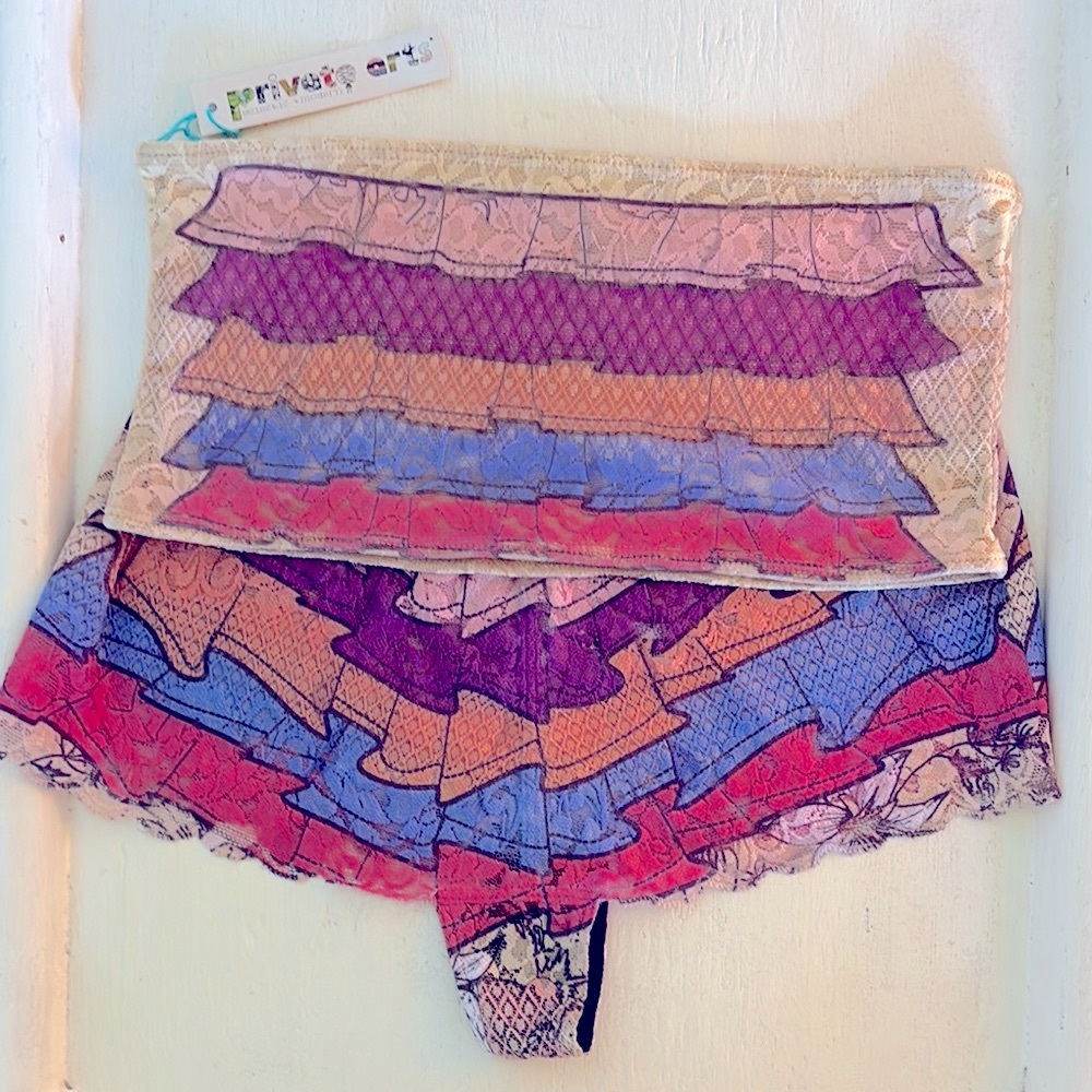 Private Arts ruffle set